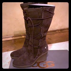 Ugg Elsey boots